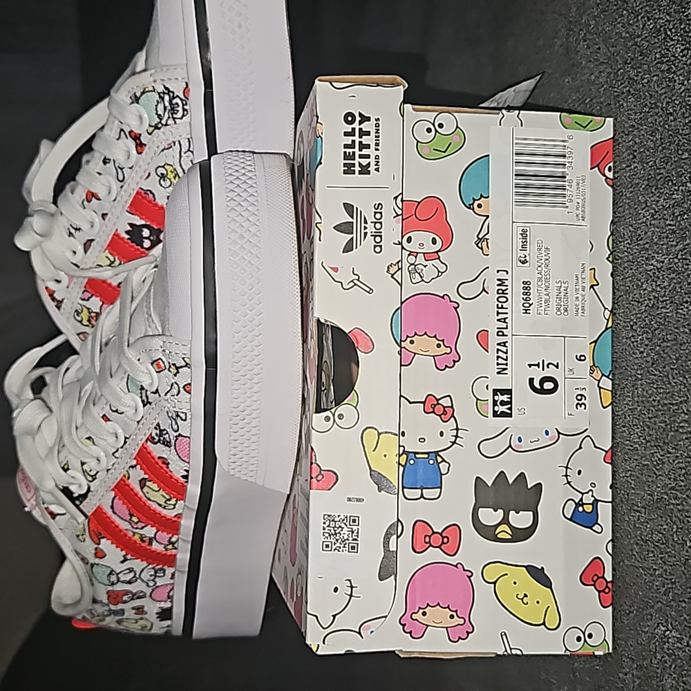 Hello Kitty Adidas